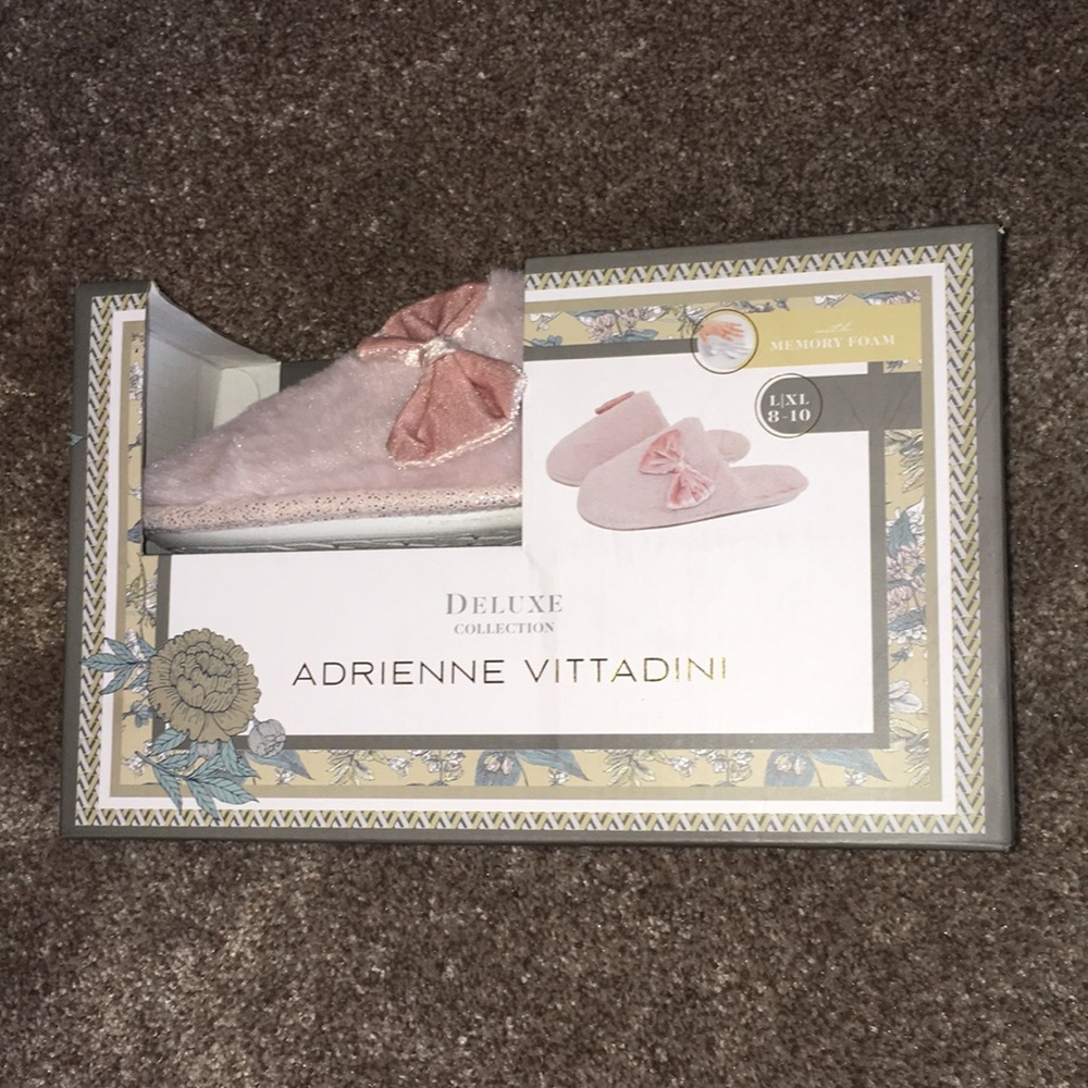 Adrienne Vittadini-NWOT-Lady’s Slippers-Size L/XL (8-10)